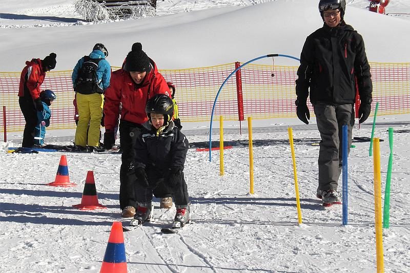 wann lernen Kinder skifahren